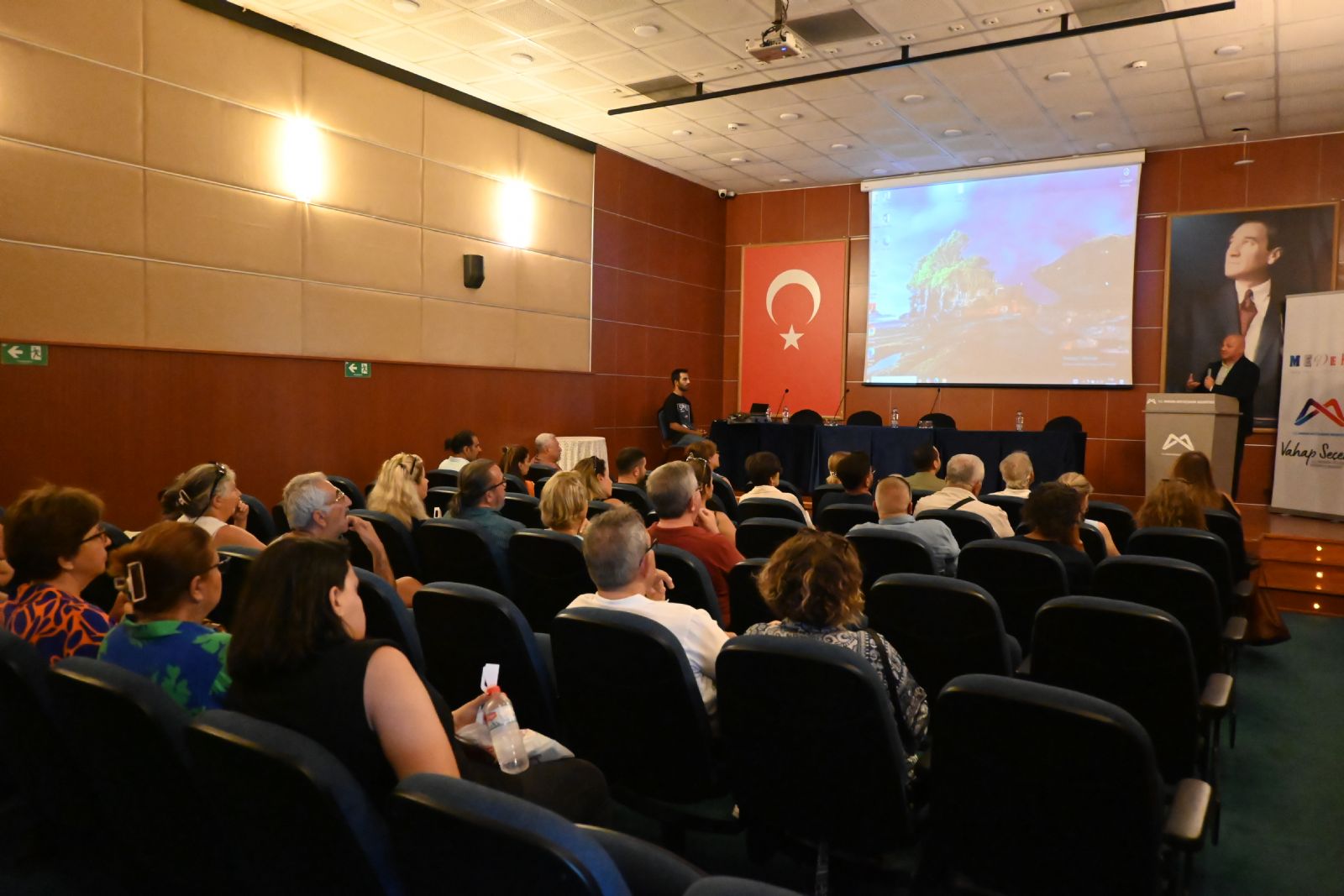 Kültürden Kadraja: Fotoğrafla Anlatmak Söyleşisi İzleyicilerden Tam Not Aldı