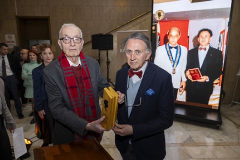 Başkan Seçer, 5. ‘Şinasi Develi Mersin Kent Ödülü’ Törenine Katıldı