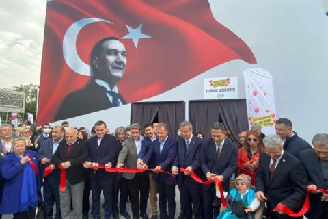 Başkan Seçer ‘Mersin 100.Yıl Etkinlik Alanı’nın Açılışını Yaptı