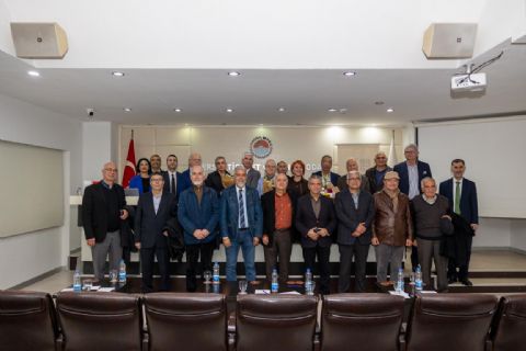 Büyükşehir, ‘Mersin Ekonomisinin Dünü, Bugünü, Geleceği’ Konulu Panel Düzenledi