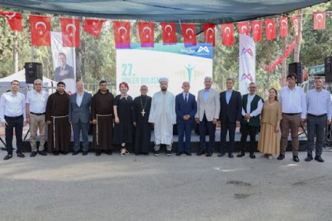 Kültür Mozaiği Kent'i Mersin’de, ‘Dinler Buluşması’ndan Barış ve Kardeşlik Mesajları Yükseldi.