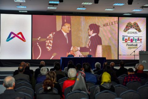 Mersin’i Edebiyat Rüzgarı Sardı