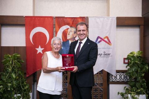 Yumuktepe’ye 28 yılını veren Prof. Isabella Caneva onuruna veda etkinliği